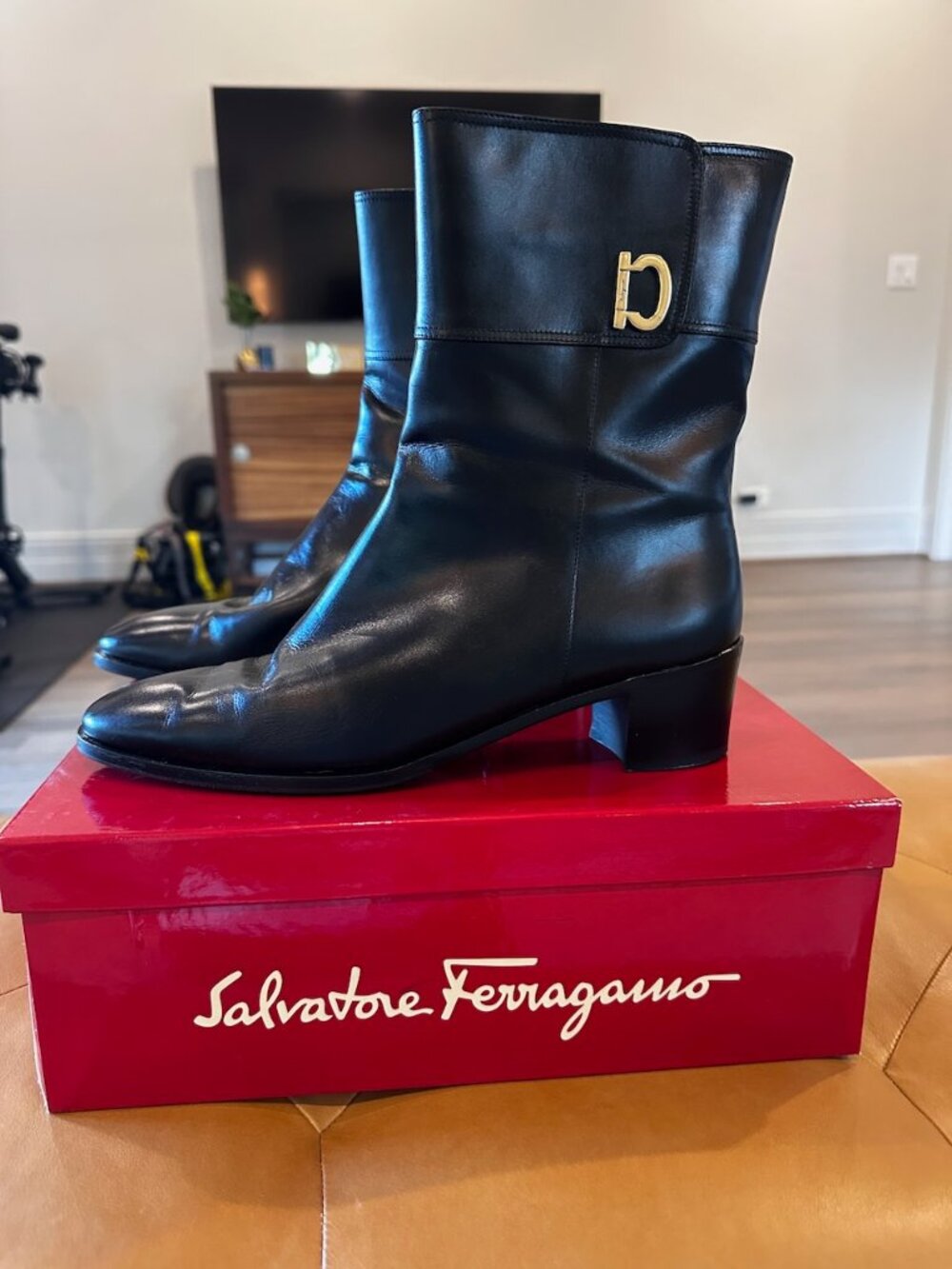 Salvatore Ferragamo Vintage Booties Size 8.5 AA (NARROW)